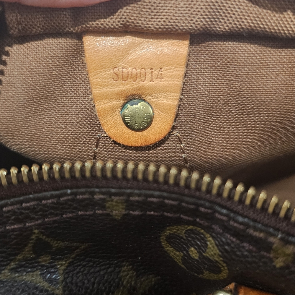 Louis Vuitton Speedy 30